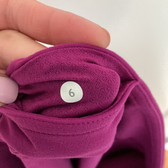 Lululemon Skirt, Size 6,super cute.:) - Picture 3 of 6